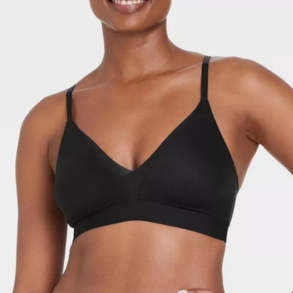 NWT Auden pullover unlined bralette, with adjustable straps, black